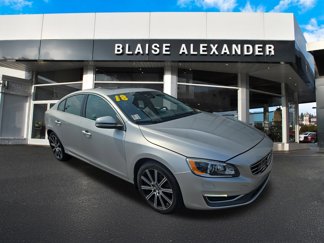 Used 2018 Volvo S60 T5 Inscription Platinum image 1