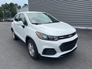 Used 2022 Chevrolet Trax LS w/ Tint and Cruise Package image 1