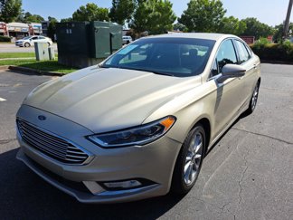 Used 2017 Ford Fusion SE image 1