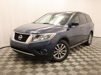 Used 2015 Nissan Pathfinder S image 1