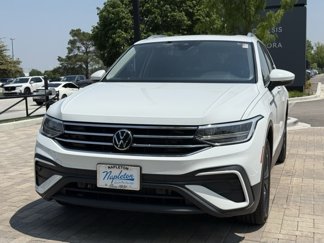 Used 2022 Volkswagen Tiguan SE w/ Panoramic Sunroof Package image 1
