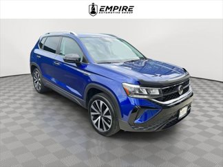 Used 2022 Volkswagen Taos SE image 1
