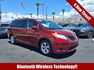 Used 2017 Toyota Sienna LE image 1