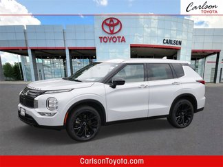 Used 2023 Mitsubishi Outlander SE image 1