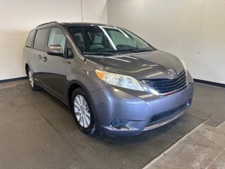 Used 2013 Toyota Sienna LE image 1
