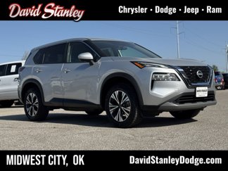 Used 2023 Nissan Rogue SV image 1