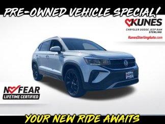 Used 2022 Volkswagen Taos SE image 1