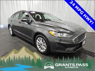 Used 2020 Ford Fusion SE image 1