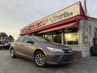 Used 2016 Toyota Camry LE image 1