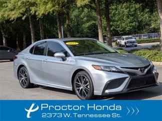 Used 2023 Toyota Camry SE image 1