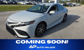 Used 2023 Toyota Camry SE image 1
