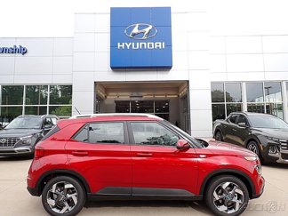 New 2025 Hyundai Venue SEL image 1