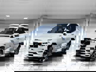 Used 2020 Volvo XC60 T5 Momentum image 1