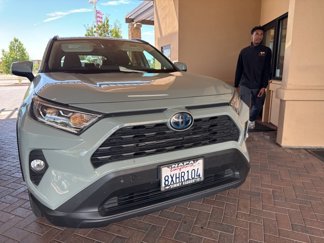 Used 2021 Toyota RAV4 XLE w/ Convenience Package image 1