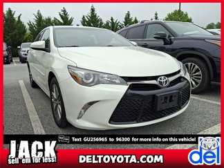 Used 2016 Toyota Camry SE image 1