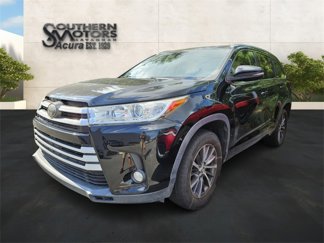 Used 2017 Toyota Highlander XLE image 1