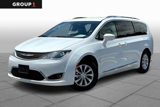 Used 2019 Chrysler Pacifica Touring-L image 1