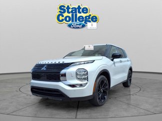 Used 2023 Mitsubishi Outlander SEL Black Edition image 1