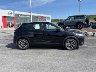 Used 2023 Nissan Kicks SV image 1