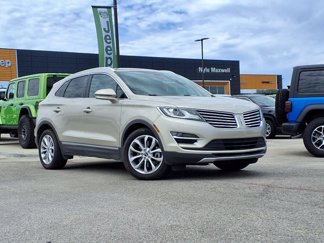 Used 2017 Lincoln MKC Select image 1