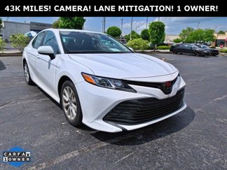 Used 2020 Toyota Camry LE image 1