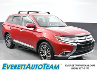 Used 2016 Mitsubishi Outlander SE image 1