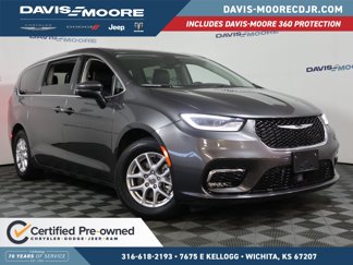 Used 2023 Chrysler Pacifica Touring-L image 1