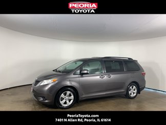 Used 2017 Toyota Sienna LE image 1