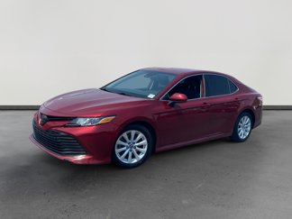 Used 2019 Toyota Camry LE image 1