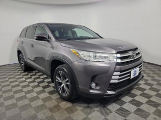 Used 2019 Toyota Highlander Plus image 1