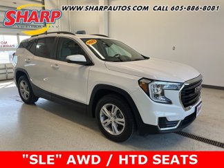 Used 2022 GMC Terrain SLE w/ Driver Convenience Package image 1
