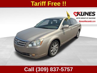 Used 2005 Toyota Avalon image 1