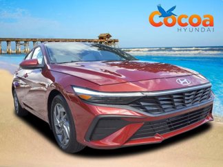 Used 2024 Hyundai Elantra SEL image 1
