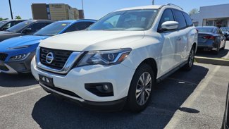 Used 2019 Nissan Pathfinder SV image 1