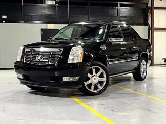 Used 2007 Cadillac Escalade EXT w/ Information Package image 1