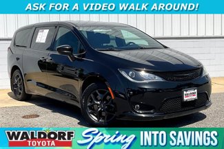 Used 2020 Chrysler Pacifica Touring w/ S Appearance Package image 1