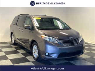 Used 2015 Toyota Sienna L image 1