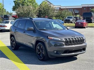 Used 2018 Jeep Cherokee Latitude w/ Altitude Package image 1