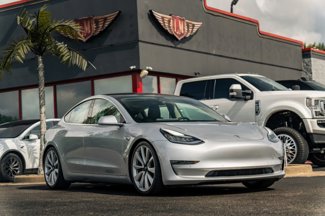 Used 2018 Tesla Model 3 Long Range image 1