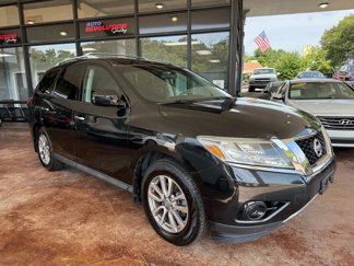 Used 2015 Nissan Pathfinder S image 1