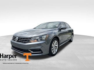 Used 2018 Volkswagen Passat 2.0T SE image 1