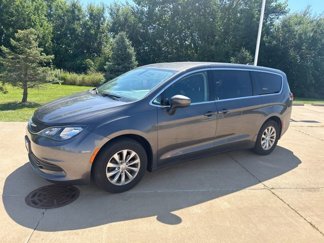 Used 2017 Chrysler Pacifica Touring w/ Tire & Wheel Group image 1