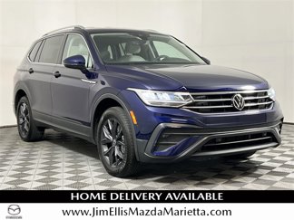 Used 2023 Volkswagen Tiguan SE image 1