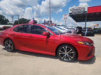Used 2019 Toyota Camry SE image 1