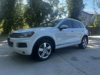 Used 2012 Volkswagen Touareg TDI image 1