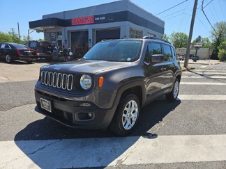 Used 2016 Jeep Renegade Latitude w/ Popular Equipment Group image 1