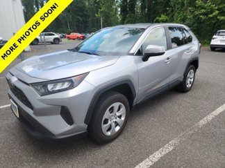 Used 2022 Toyota RAV4 LE image 1