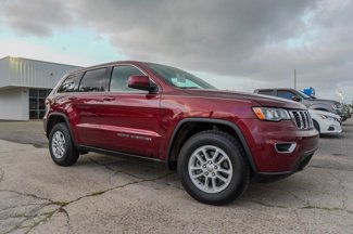 Used 2018 Jeep Grand Cherokee Laredo image 1