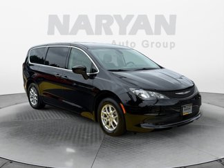 Used 2021 Chrysler Voyager LX image 1