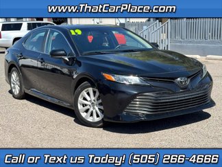 Used 2019 Toyota Camry LE image 1